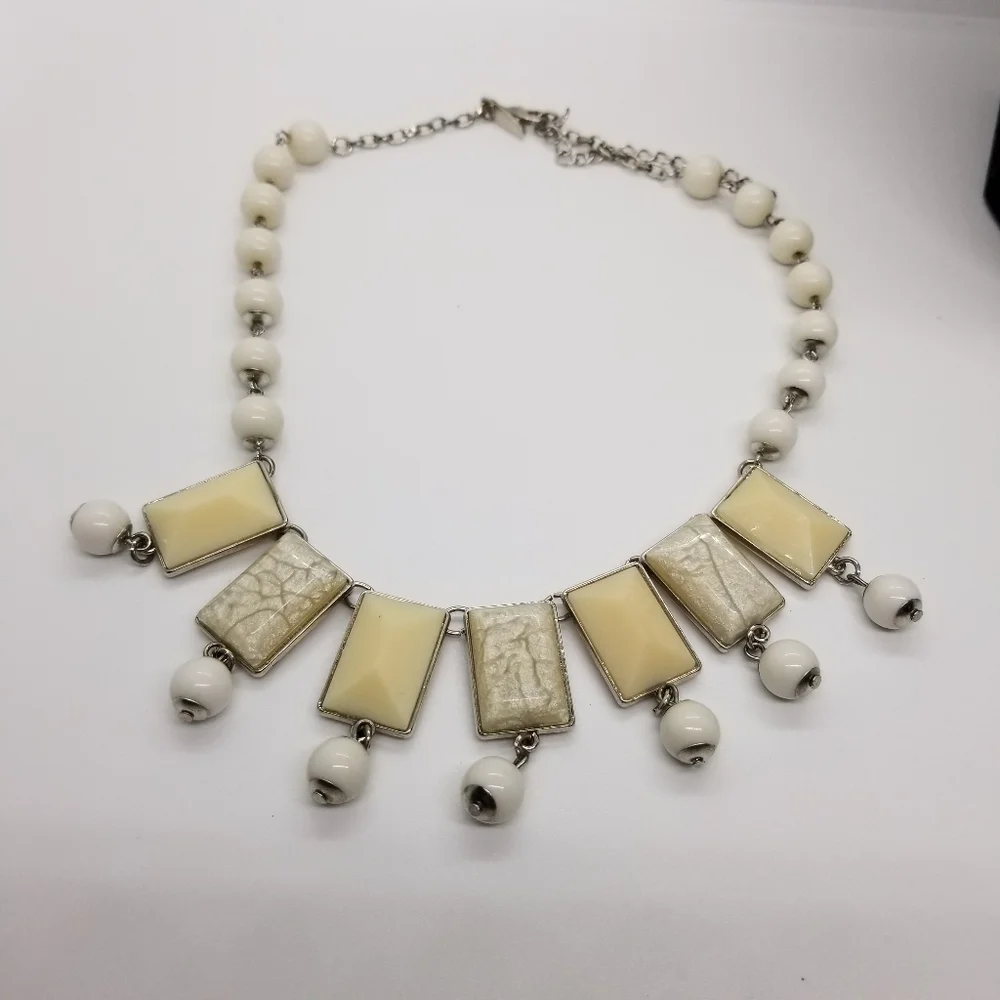 NY & Co white and cream beaded collar necklace